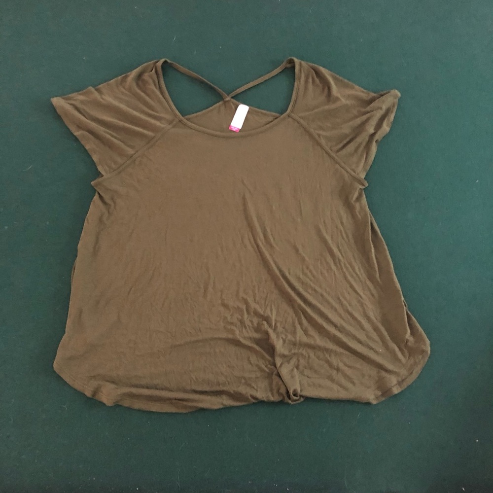 No Boundaries Strap Back Top